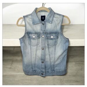 Gap Women’s 1969 Chambray‎ Denim Vest size XS